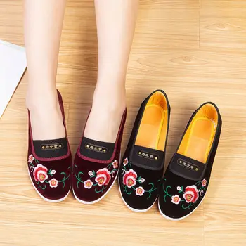 Maogu Flats Дишащи майки се плъзгат по обувки за жена Удобни 2023 есенни китайски платнени обувки Дамски меки нехлъзгащи се възрастни